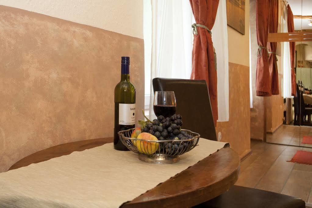 Margit Apartment Budapest Eksteriør billede